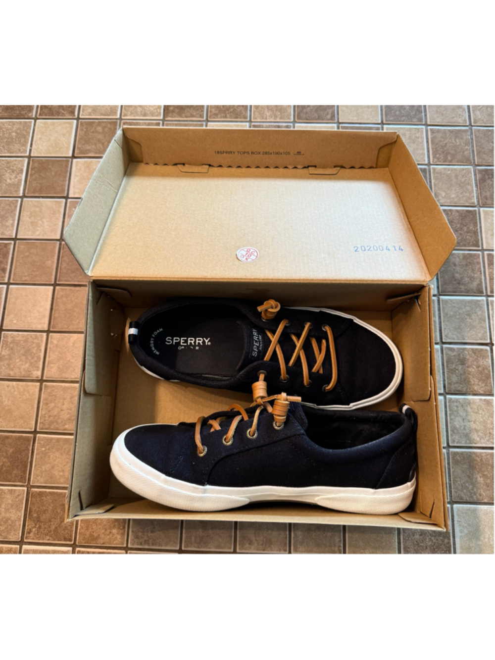 Women's Sperry Sneakers Size 8 Black and Tan
